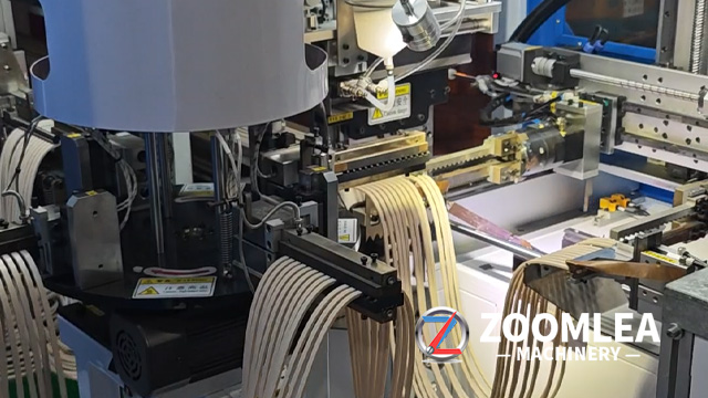 正凌智能化全自动密封圈粘接机设备：每10秒10条密封圈下线，看得见的经济效益