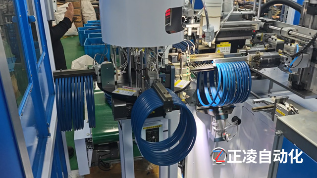 秒级粘接+分钟换型！正凌全自动密封圈粘接机，1人日产8.6万密封圈！